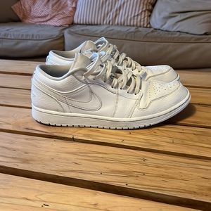 Authentic Jordan 1 Low Triple White